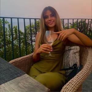 Meet your Posher, Abby